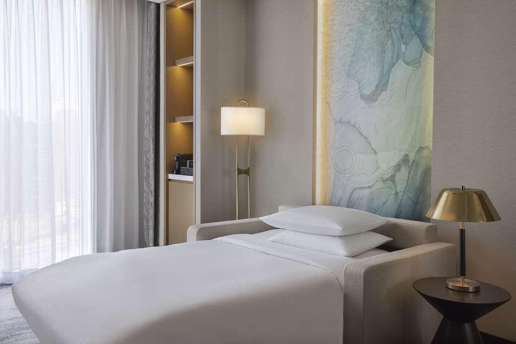 Embassy Suites By Hilton Dubai Business Bay Pokoj fotografie